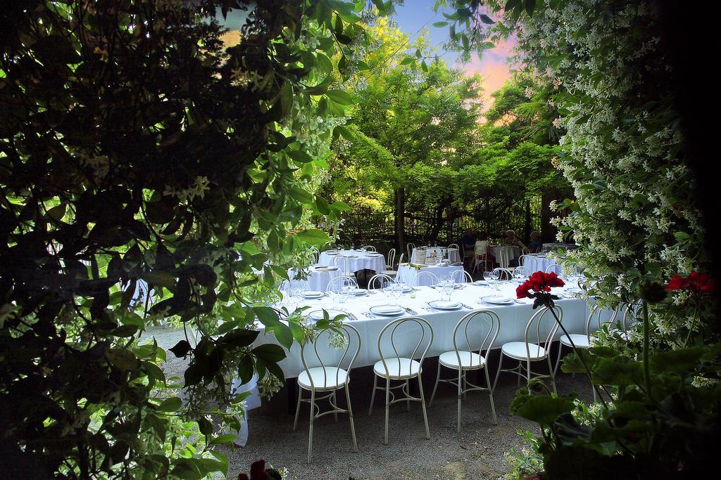 Albergo Ristorante Madonnina Cantello Exterior foto
